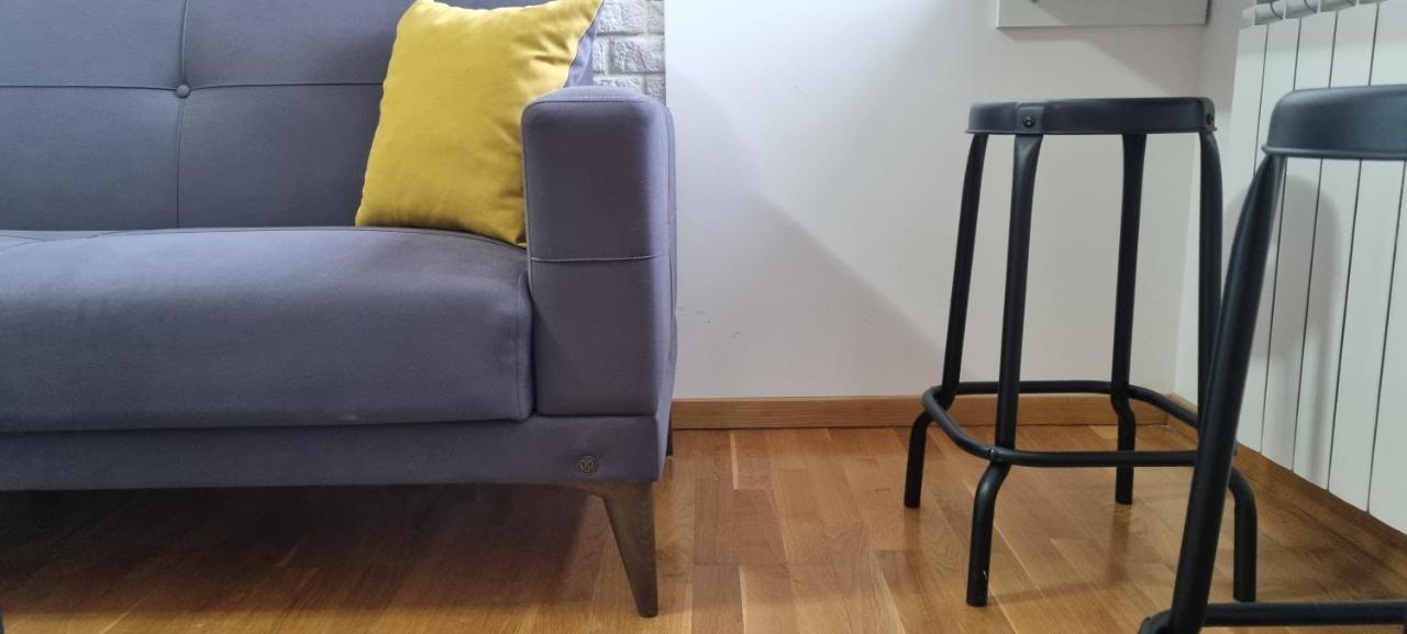 Grove II Apartment = Strict City Centre Novi Sad Buitenkant foto